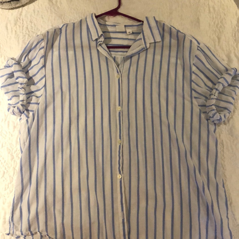 Women’s GAP Button Down
